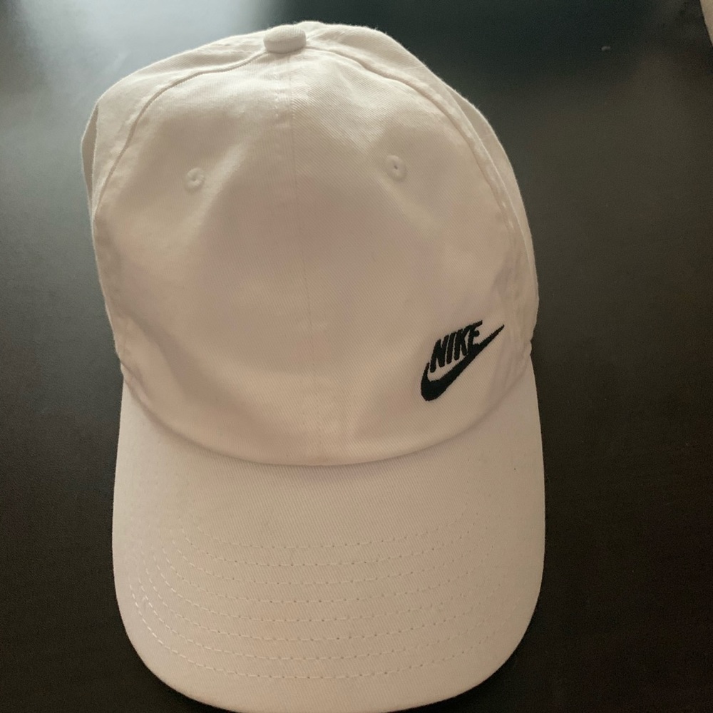 NIKE white hat